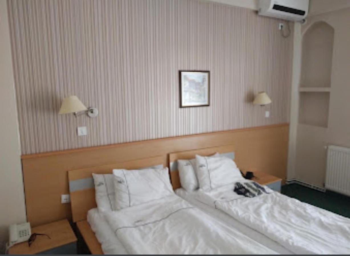 Hotel Bluebell Ohrid Esterno foto