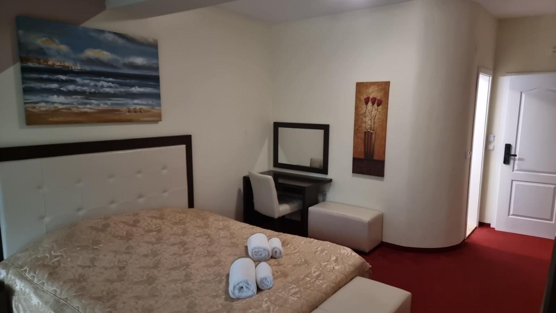 Hotel Bluebell Ohrid Esterno foto
