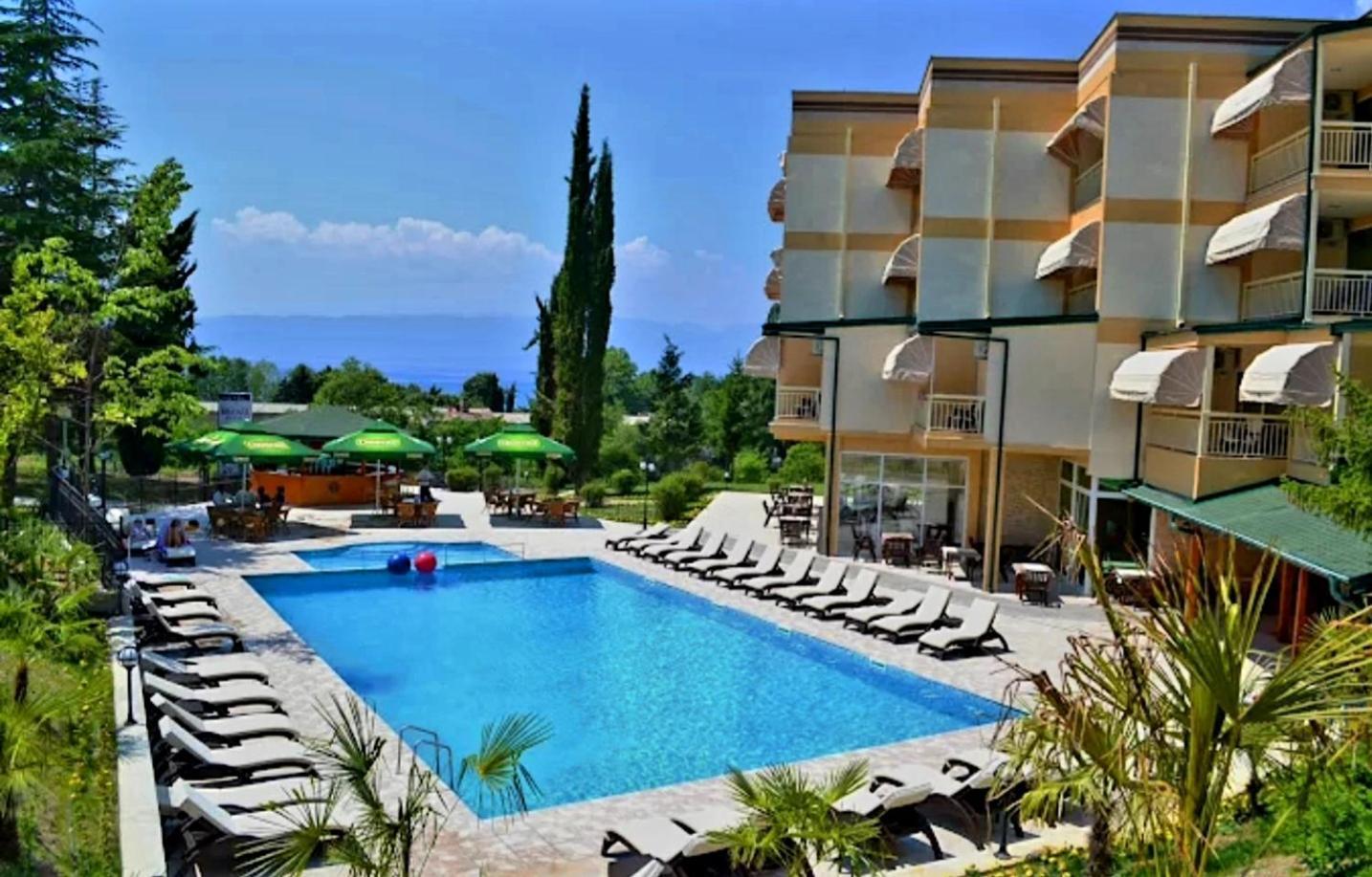 Hotel Bluebell Ohrid Esterno foto